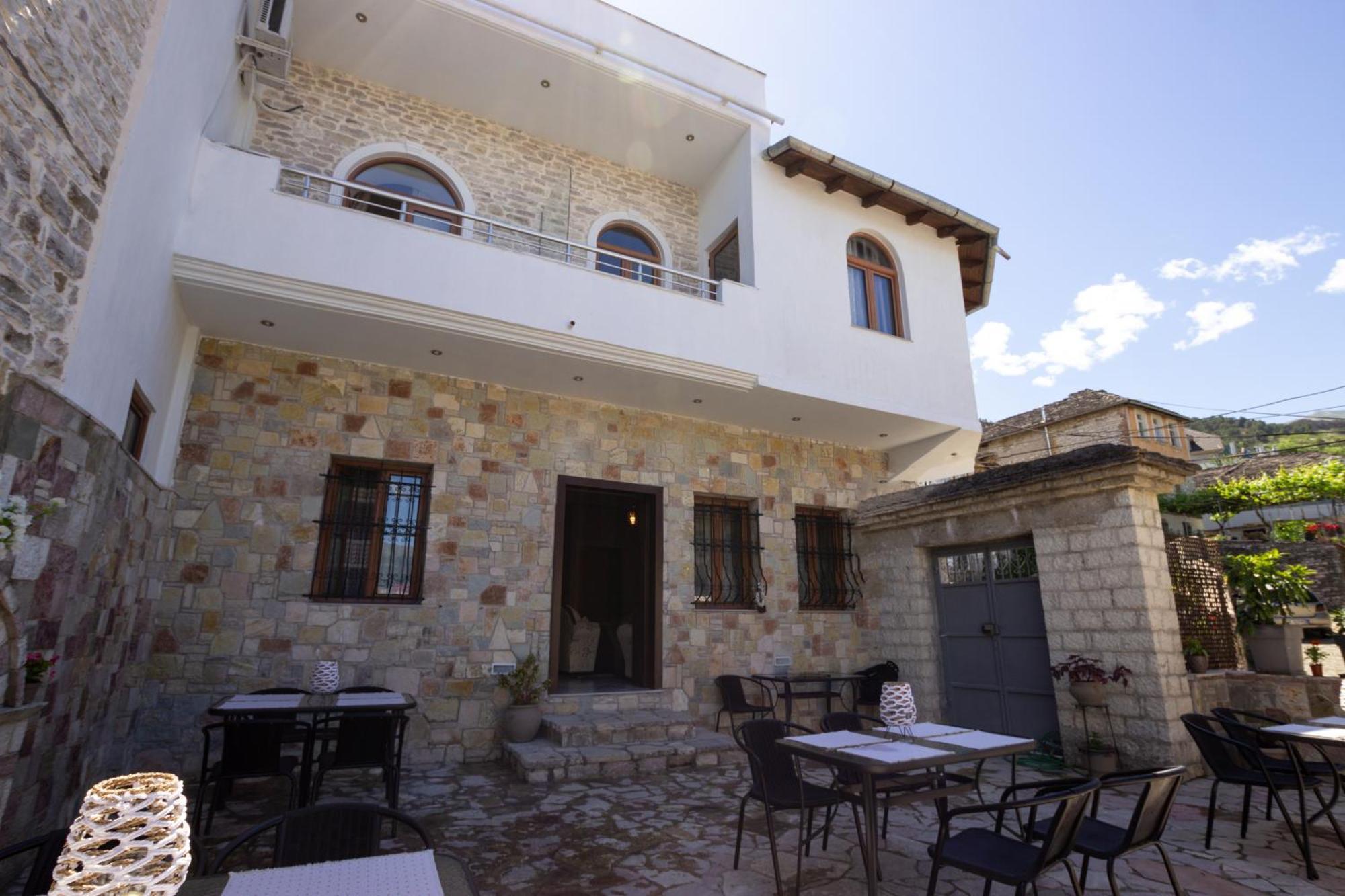 Em Gasthuis Gjirokastër